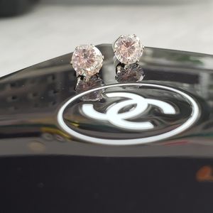 1 carat stimulated diamond stud Earrings